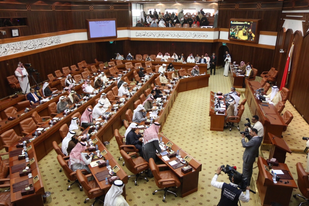 البلوشي: وزير الأشغال" وهقني" والعرادي: لا تعليق