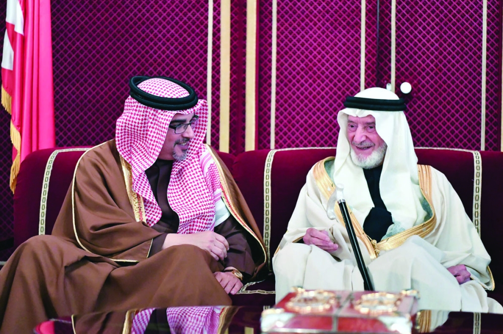 نائب الملك يرحب بالمواطنين في مجلسه الأسبوعي