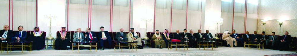 نائب الملك يرحب بالمواطنين في مجلسه الأسبوعي