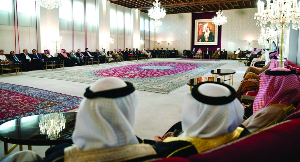 نائب الملك يرحب بالمواطنين في مجلسه الأسبوعي