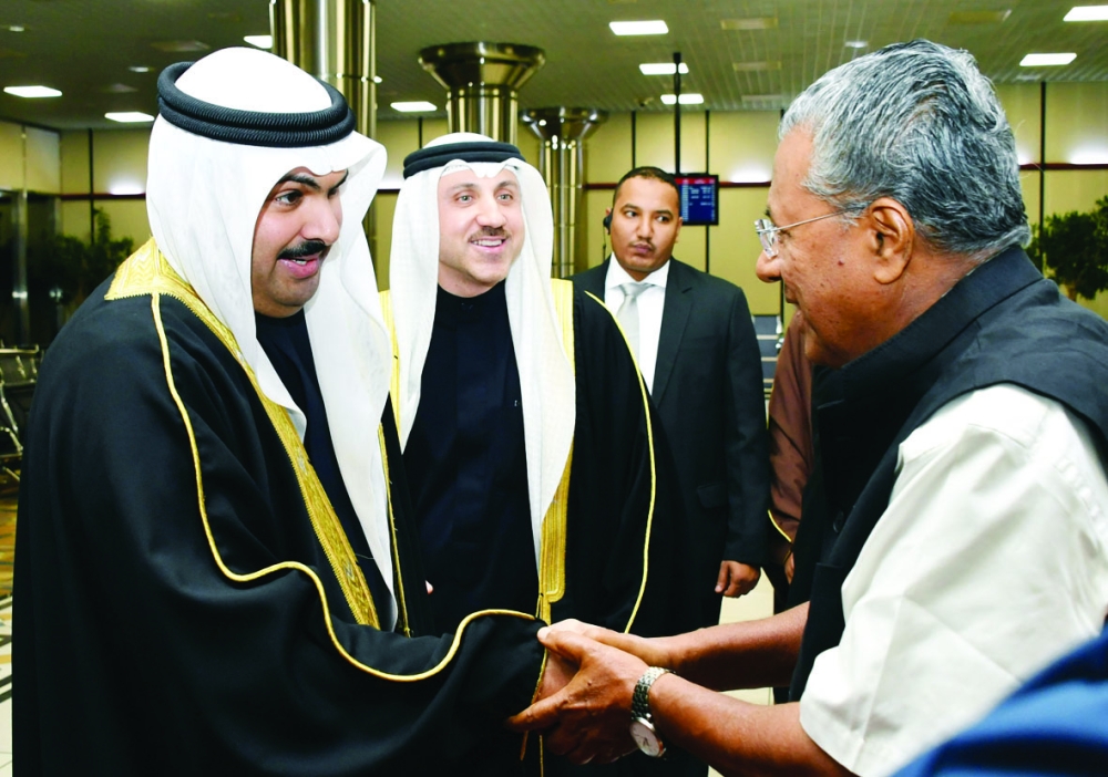 بدعوة من نائب الملك..الوزير الأول لولاية كيرلا يصل البحرين