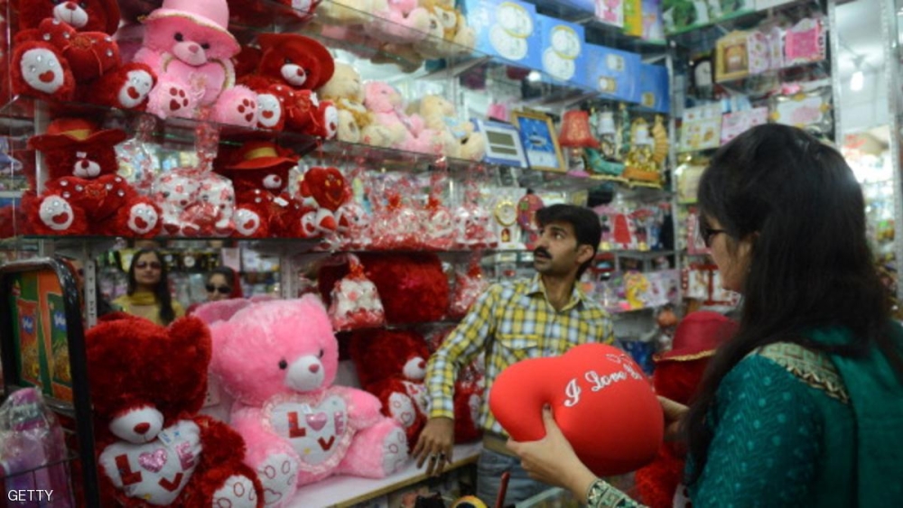 حظر الاحتفال بعيد الحب في باكستان