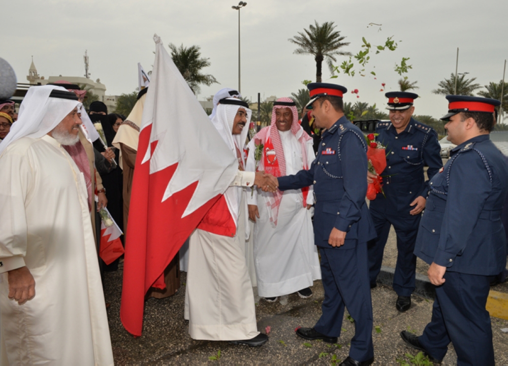مواطنون يشكرون رجال خفر السواحل على جهودهم في حفظ الامن
