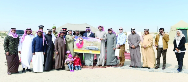 تسليم الفائز للأسبوع الثاني بجائزة ناصر بن حمد لأفضل مخيم