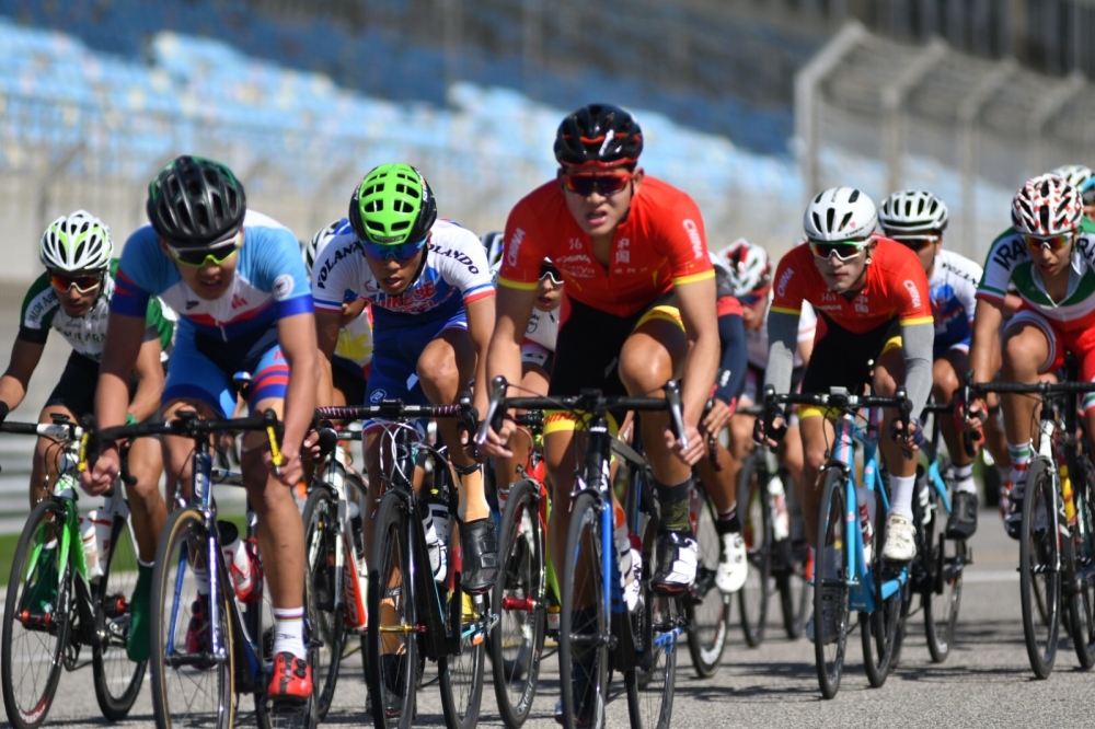 بالصور سباق الطريق لفئة الشباب بآسيوية الدراجات