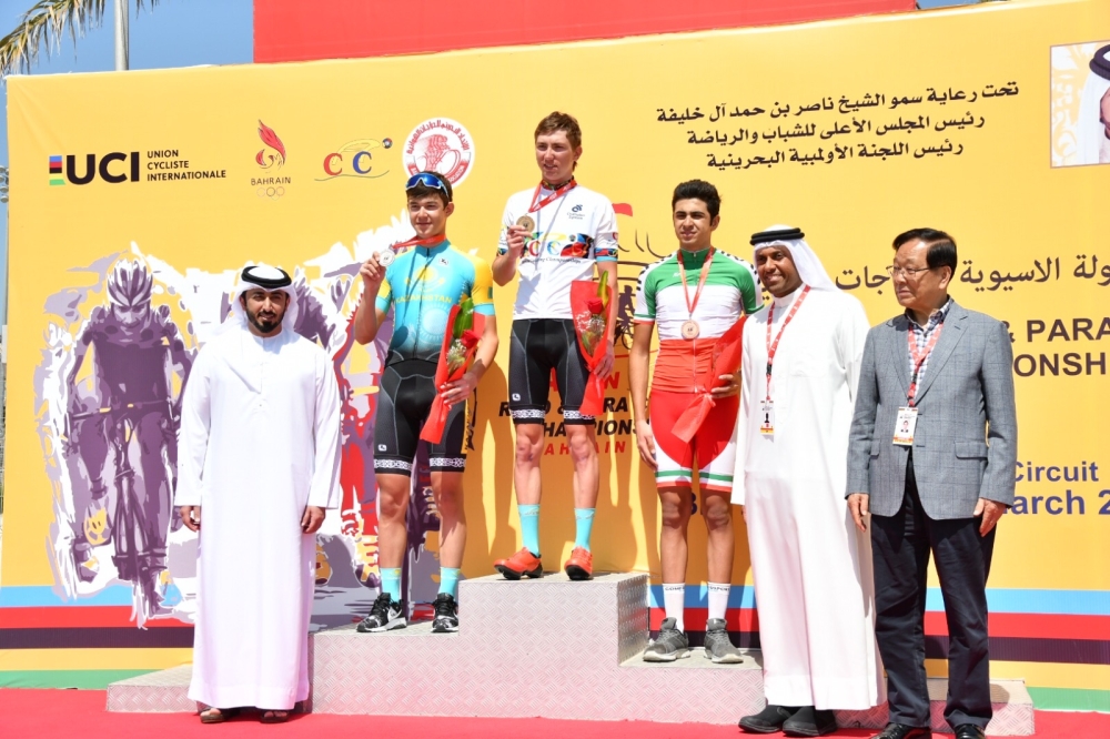 بالصور سباق الطريق لفئة الشباب بآسيوية الدراجات