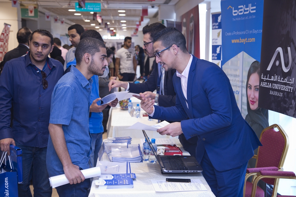 رئيس "الأهلية": "العام" و"الخاص" يضطلعان بدور في تدريب الخريجين