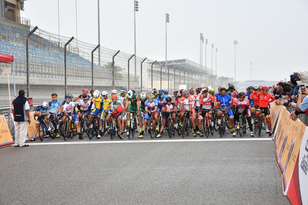 ناصر بن حمد يتوج الدراج الكوري بارك بطلا لسباق الطريق لفئة الرجال