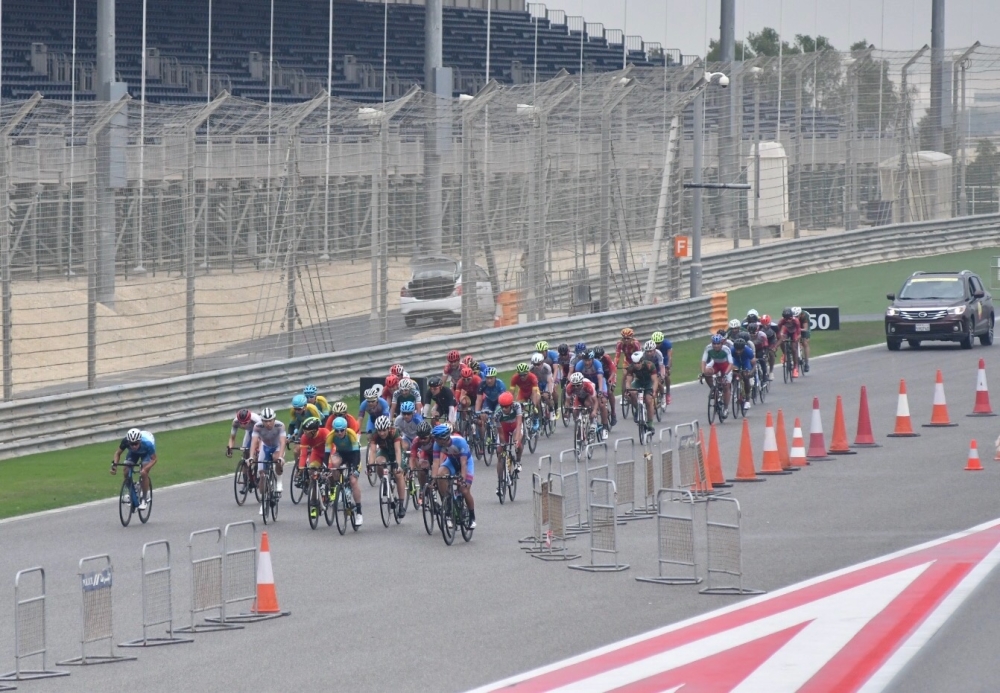 ناصر بن حمد يتوج الدراج الكوري بارك بطلا لسباق الطريق لفئة الرجال