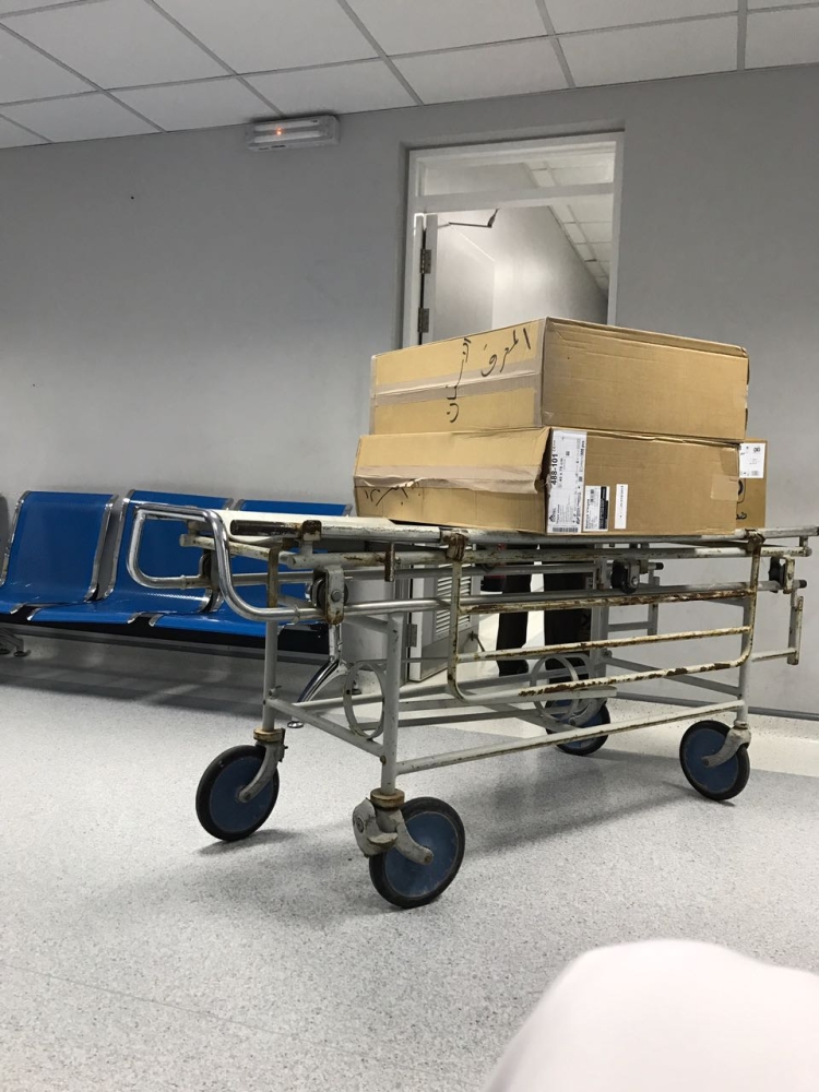 "المحرق الصحي".. "أسرّة المرضى" لنقل الأغراض وطابور بسبب "الطعمية"