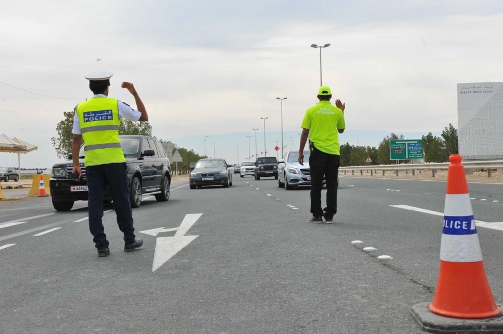 النقيب العماني الجابري: تجربة رائدة يفتخر بها للبحرين بضبط المخالفات