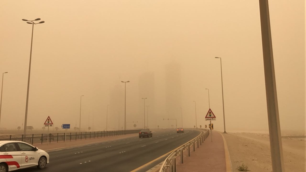 الغانم يطالب "التربية" بإجازة رسمية خلال موجة الغبار