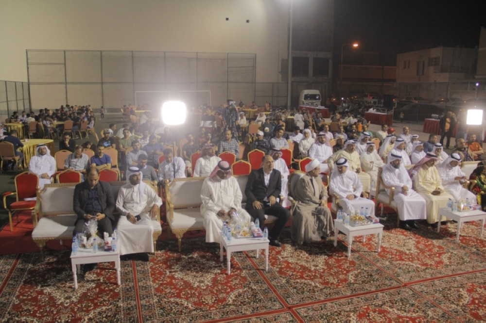 صقر بن سلمان يشهد الحفل السنوي لمركز شباب الهملة