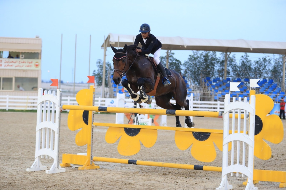 علي عيسى يحصد الجائزة الكبرى لبطولة فيصل بن حمد لقفز الحواجز
