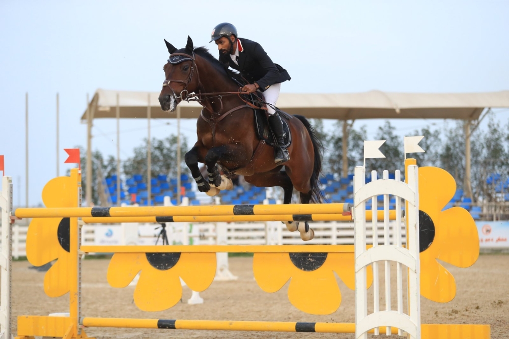 علي عيسى يحصد الجائزة الكبرى لبطولة فيصل بن حمد لقفز الحواجز