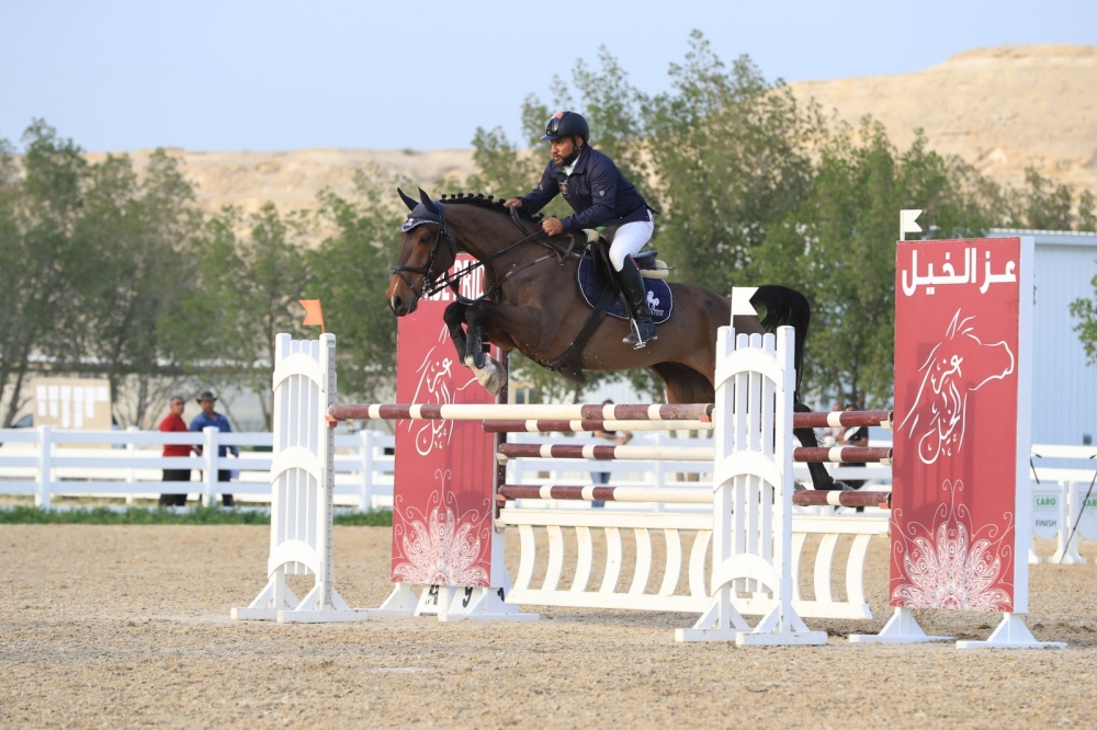 علي عيسى يحصد الجائزة الكبرى لبطولة فيصل بن حمد لقفز الحواجز