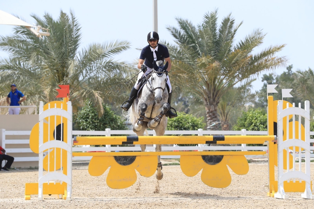 علي عيسى يحصد الجائزة الكبرى لبطولة فيصل بن حمد لقفز الحواجز