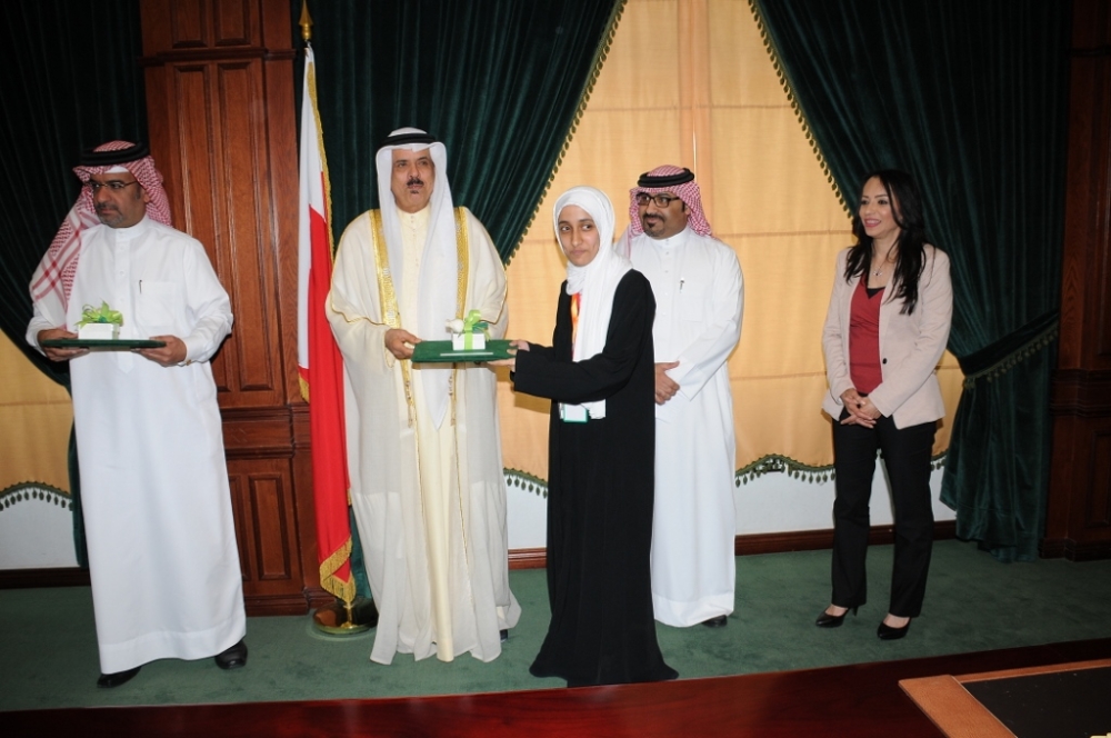 وزير التربية يكرِّم الفائزين بمسابقة "قناديل من نور2" لحفظ القرآن