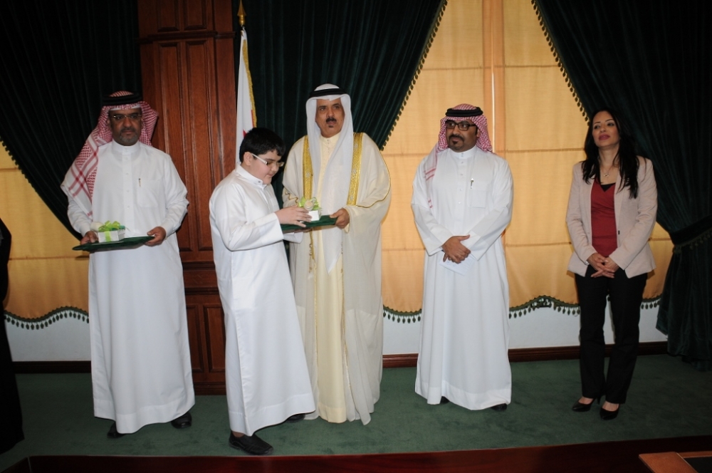 وزير التربية يكرِّم الفائزين بمسابقة "قناديل من نور2" لحفظ القرآن