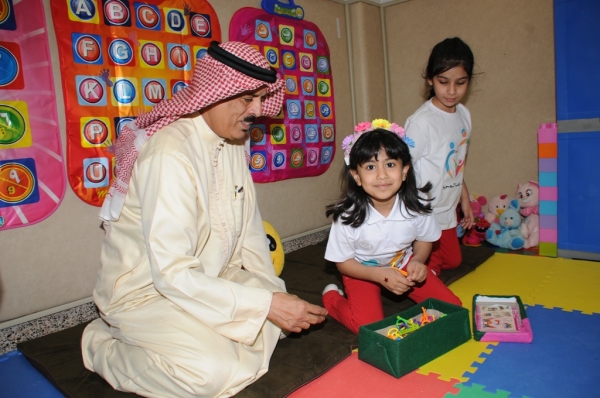 وزير التربية: نجحنا في دمج 72 طالباً توحدياً بالمدارس الحكومية