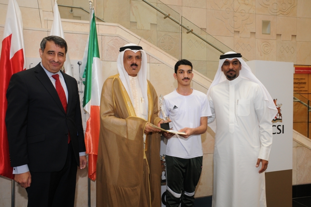 وزير التربية يكرّم الطلبة الفائزين بالمسابقة الفنية الثالثة للتوعية الصحية