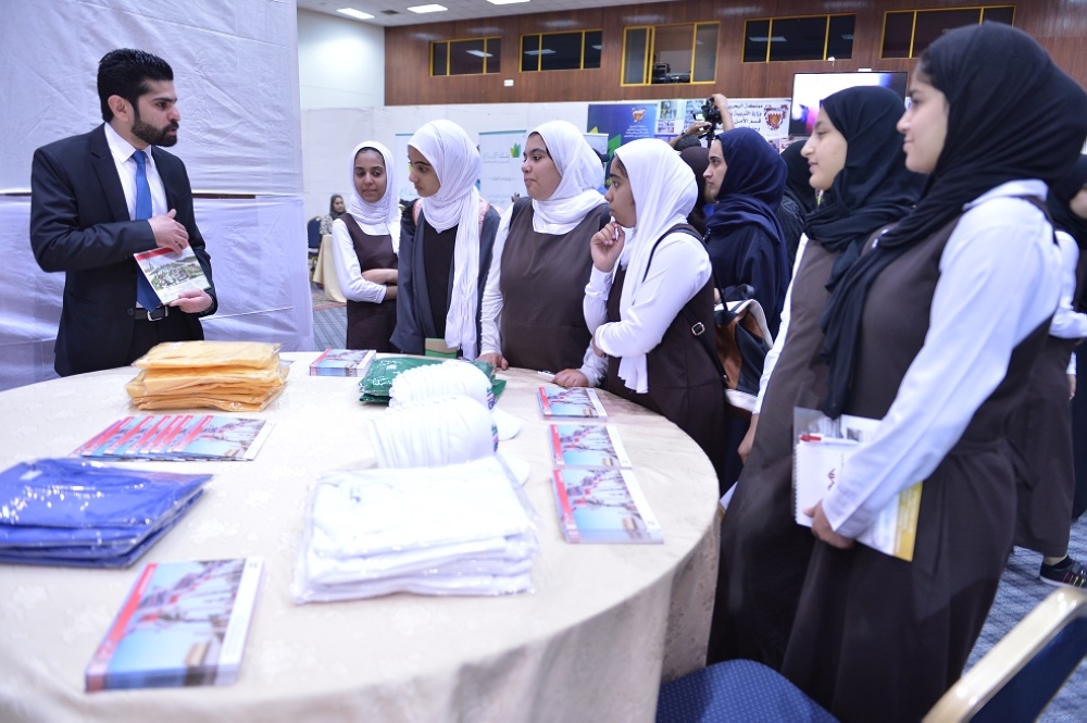 "التربية" تفتتح المعرض المهني لـ"الإعدادي" بمشاركة 37 مؤسسة