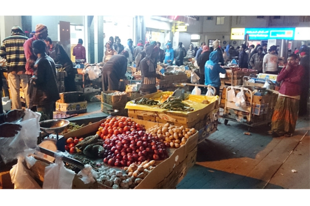 ضبط 192 عامل أجنبي مخالف ومصادرة 460 فرشة بالعاصمة في الربع الأول