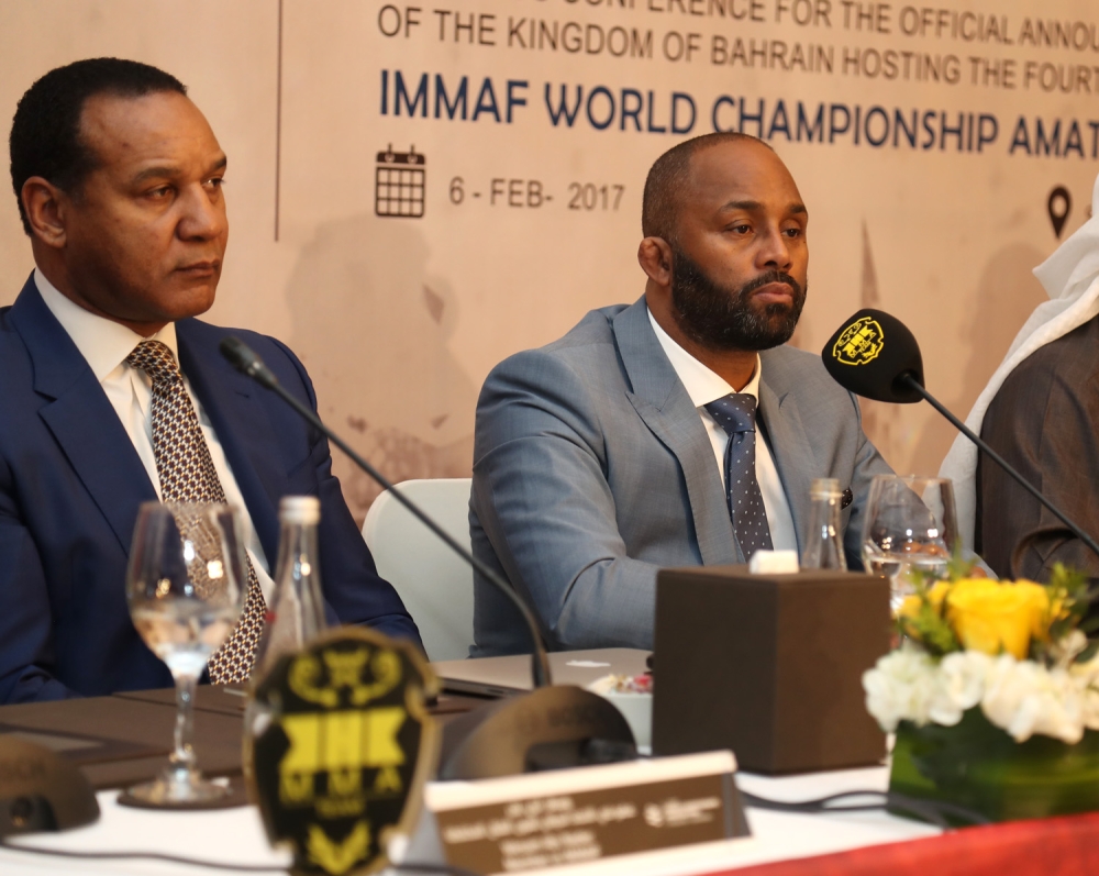 الخياط يبحث الخطة الزمنية لاستضافة بطولة العالم لفنون القتال المختلطة للهواة