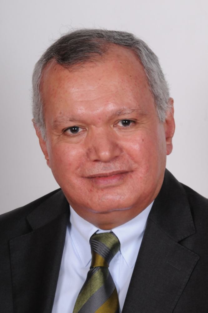 شخصيات عربية: منح رئيس الوزراء "درع العمل التنموي" تكريم للدور البحريني الرائد