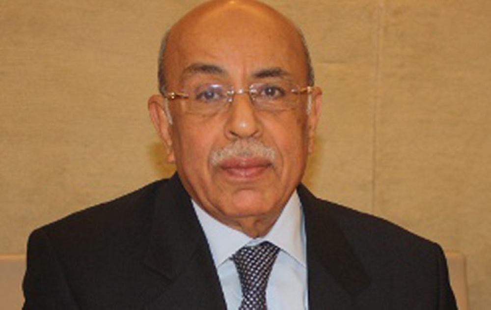 شخصيات عربية: منح رئيس الوزراء "درع العمل التنموي" تكريم للدور البحريني الرائد