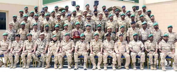 "الحرس الملكي" يقيم حفل تخريج إحدى الدورات العسكرية برعاية ناصر بن حمد