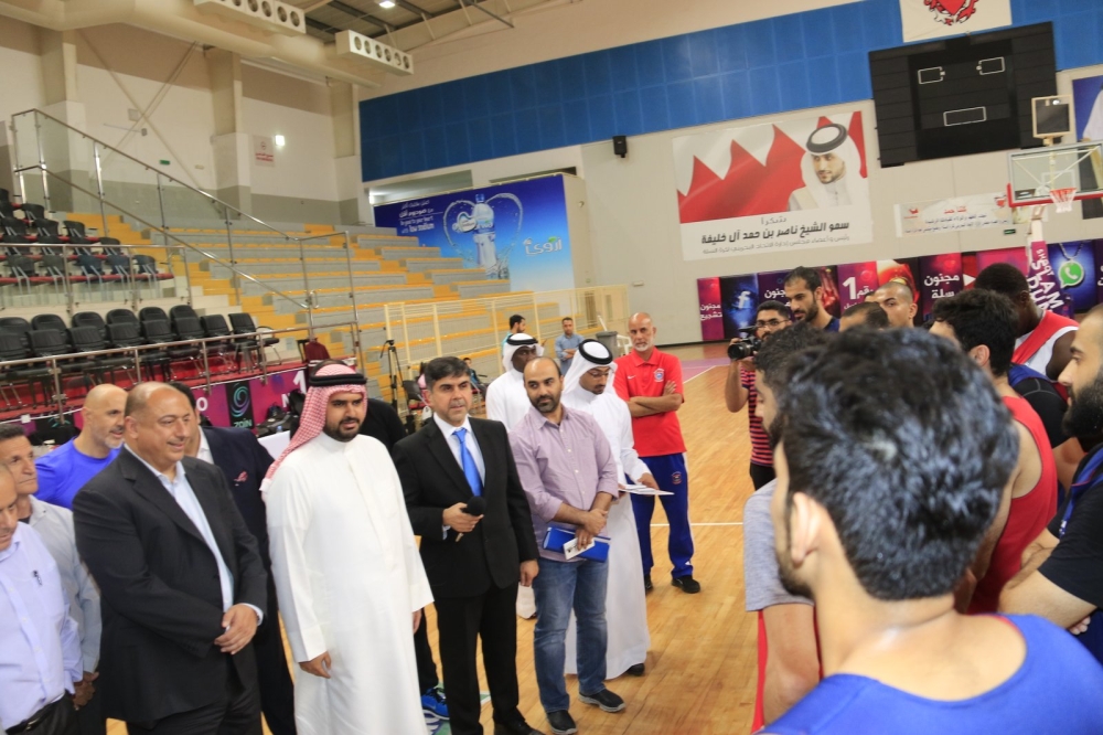 عيسى بن علي: دعم فريقين المنامة والأهلي لتحقيق الإنجازات الخليجية