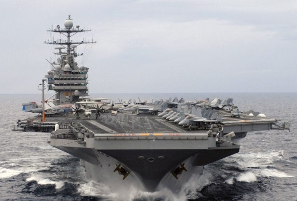 حاملة الطائرات الفرنسية "شارل ديغول" تقاتل عصابات "داعش"