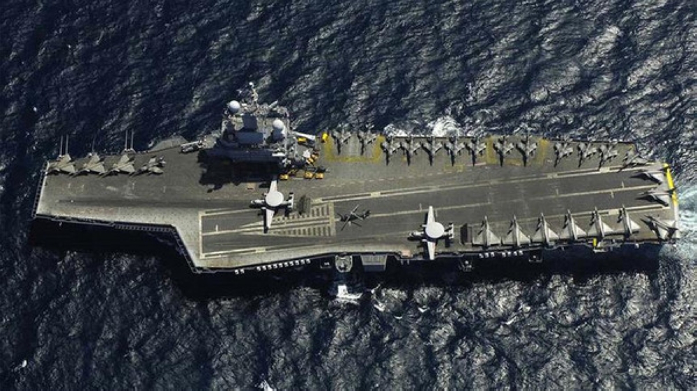 حاملة الطائرات الفرنسية "شارل ديغول" تقاتل عصابات "داعش"