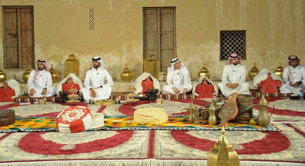 ناصر بن حمد يدعو لإفساح المجال أمام الطاقات الشبابية واحتضان إبداعاتهم