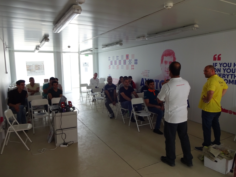 اتحاد السيارات يواصل تدريباته المكثفة لمنظمي "الفورمولا 1" بأذربيجان