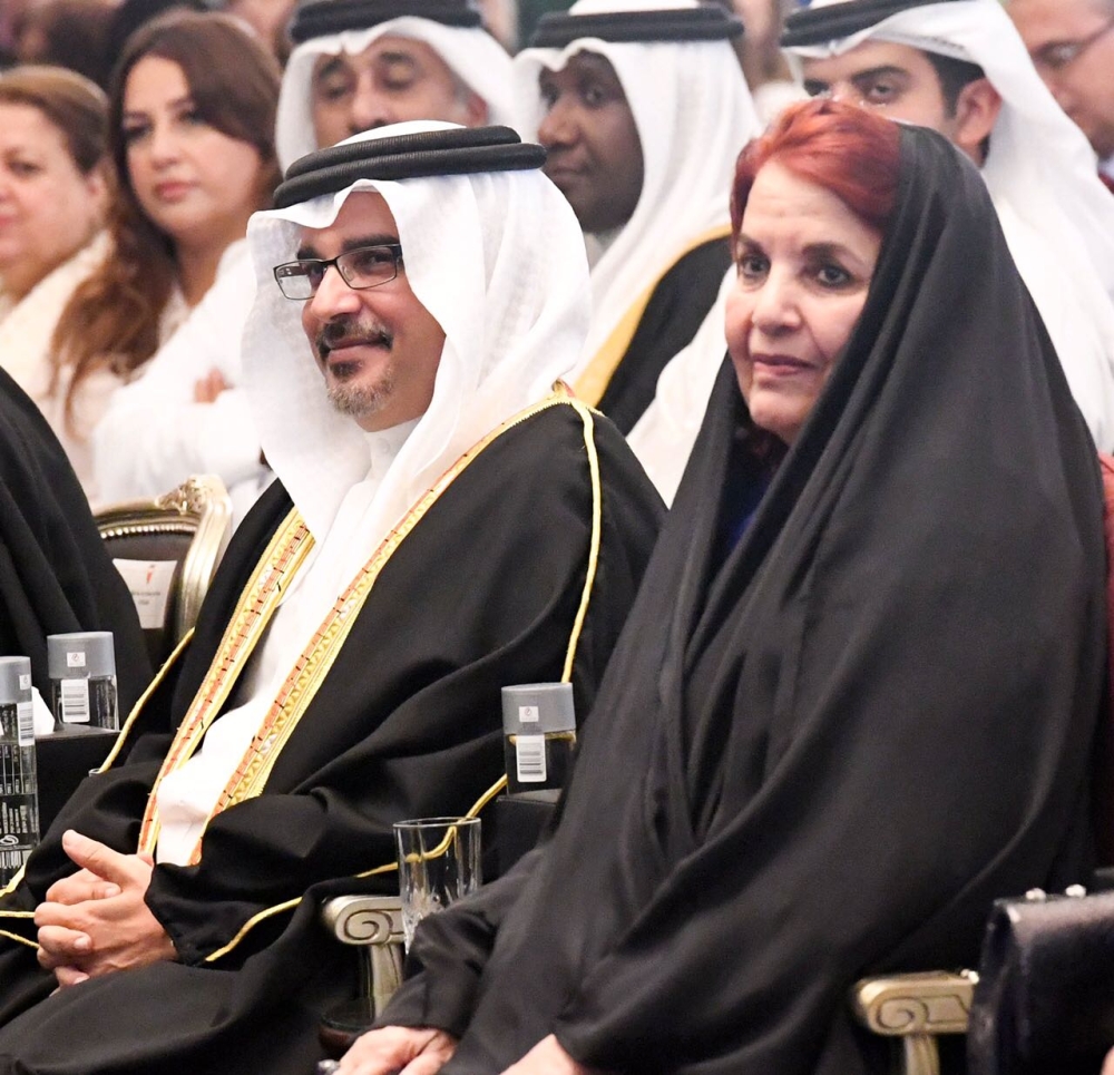 ولي العهد يحضر حفل تخرج كريمته سمو الشيخة فاطمة الدانة من الرفاع فيوز الدولية