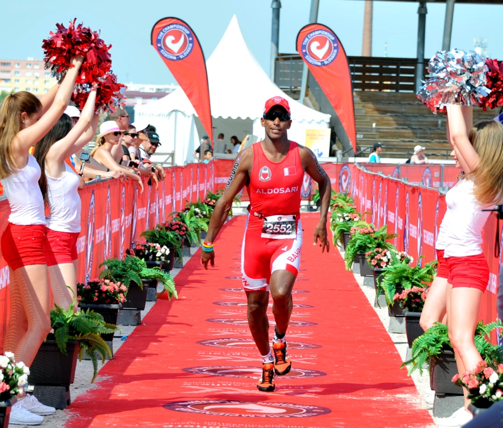 ناصر بن حمد: أصبت بالجفاف وفقدان السوائل وتأثرت في الجري وقررت الانسحاب