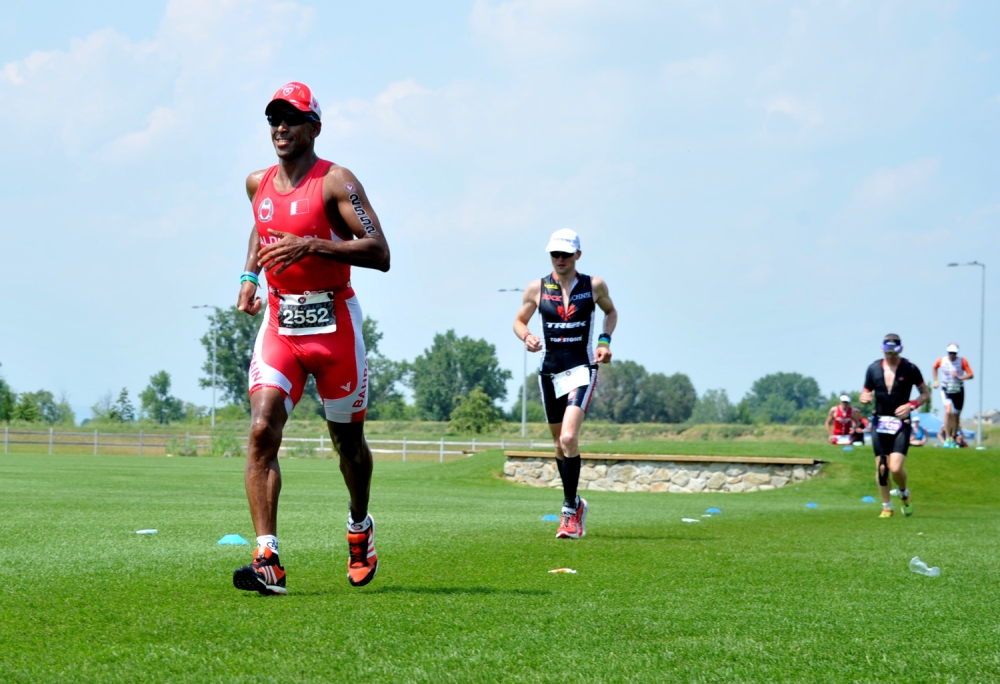 ناصر بن حمد: أصبت بالجفاف وفقدان السوائل وتأثرت في الجري وقررت الانسحاب