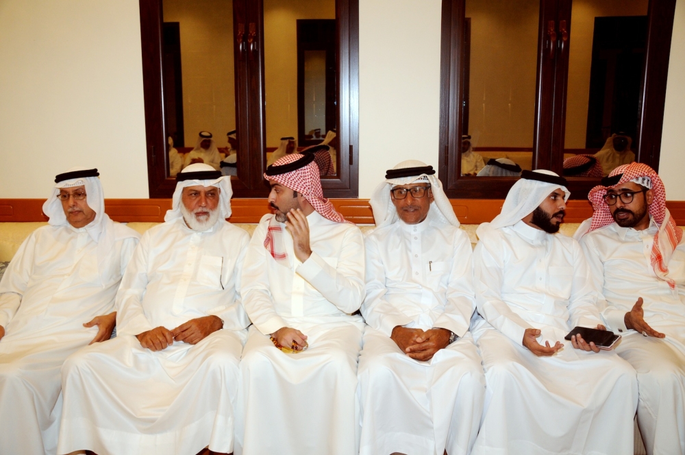 بالصور.. مجلس غانم بن فضل البوعينين&lrm;