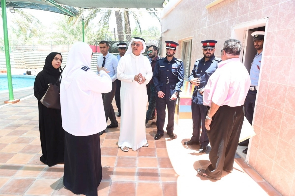 محافظ "الشمالية" يقود حملة لتفقد برك السباحة