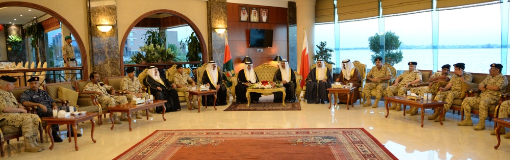 ولي العهد: منتسبو "القوة" سطروا صفحات مضيئة في الذود عن سيادة الوطن