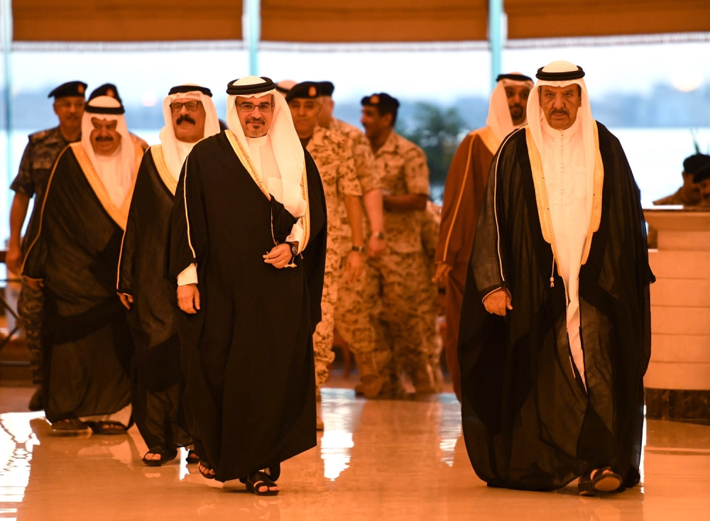 ولي العهد: منتسبو "القوة" سطروا صفحات مضيئة في الذود عن سيادة الوطن