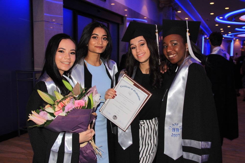 المدرسة البريطانية تحتفل بتخريج 70 طالباً