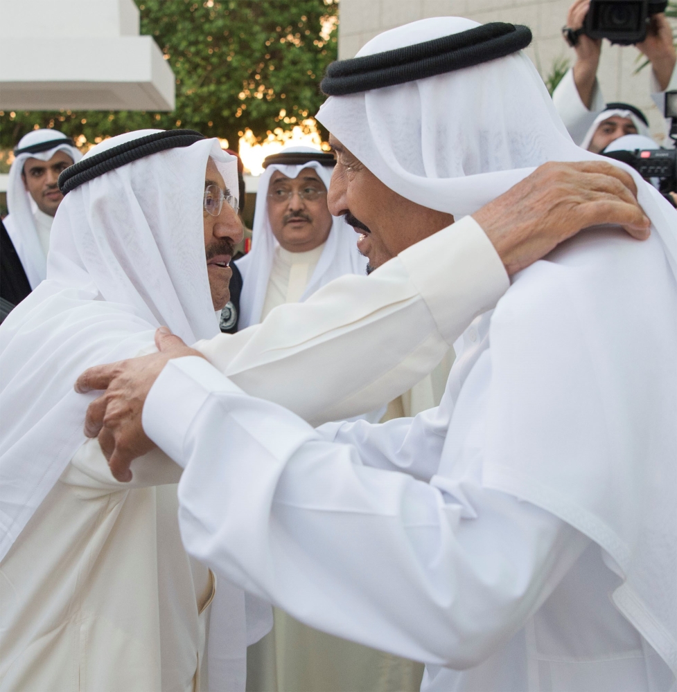 أمير الكويت في جدة.. والدوحة مستعدة لقبول جهود الوساطة