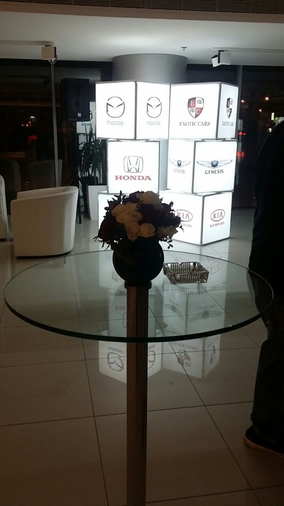 بالصور .. بعد نصف ساعة افتتاح معرض "اكزوتك" للسيارات