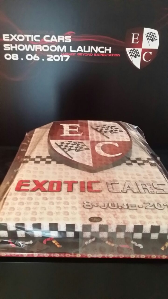 بالصور .. بعد نصف ساعة افتتاح معرض "اكزوتك" للسيارات