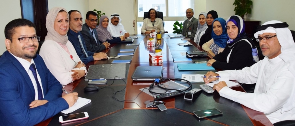 وزيرة الصحة تستعرض واللجنة الطبية احتياجات موسم الحج