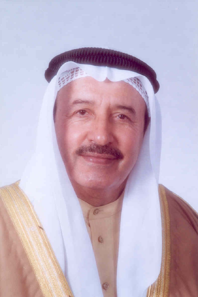 عيسى بن عبدالله بن حمد يكرم رواد العمل الوطني والمتفوقين وقدامى الرياضيين في المحرق