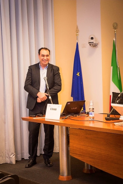 أكاديمي بـ"الخليج العربي" يحصل على جائزه أفضل محاضره في المؤتمر الدولي للطب الجزيئي